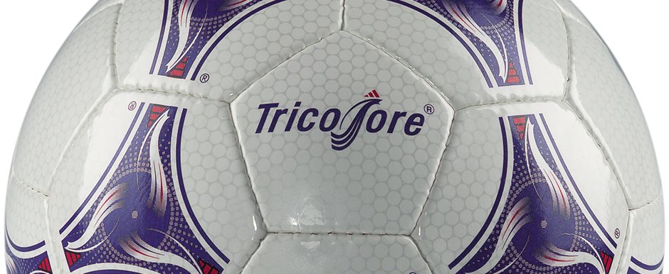 Bola oficial da Copa do Mundo de Futebol de 1998 na Frana - Foto: Shine 2010
