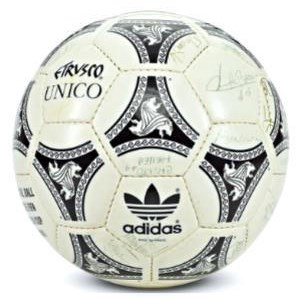 Adidas Etrusco - Bola Oficial da Copa do Mundo de 1990 na Itália