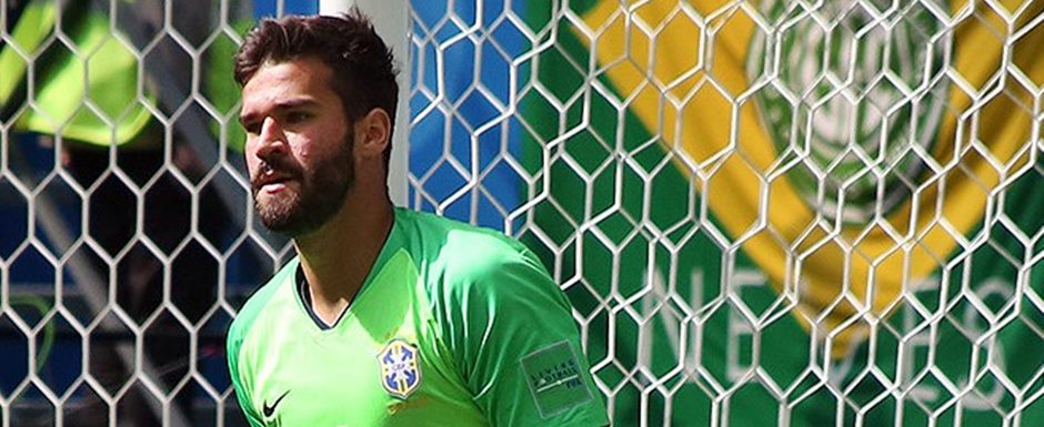 Alisson, o goleiro que ainda não sujou o uniforme no Catar