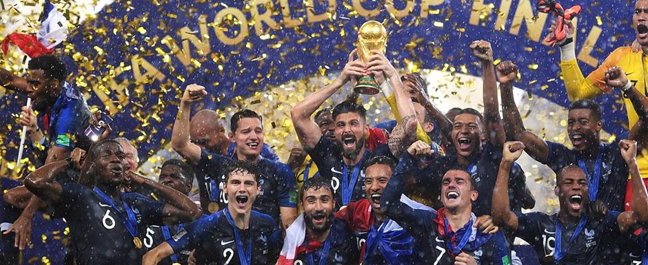 Jogadores da Frana comemoram o ttulo da Copa do Mundo de Futebol de 2018 na Rssia - Foto: RPPIO