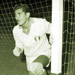 Antonio Carbajal (foto) e Lothar Matthus so recordistas em participaes em Copas do Mundo - 5 cada um.