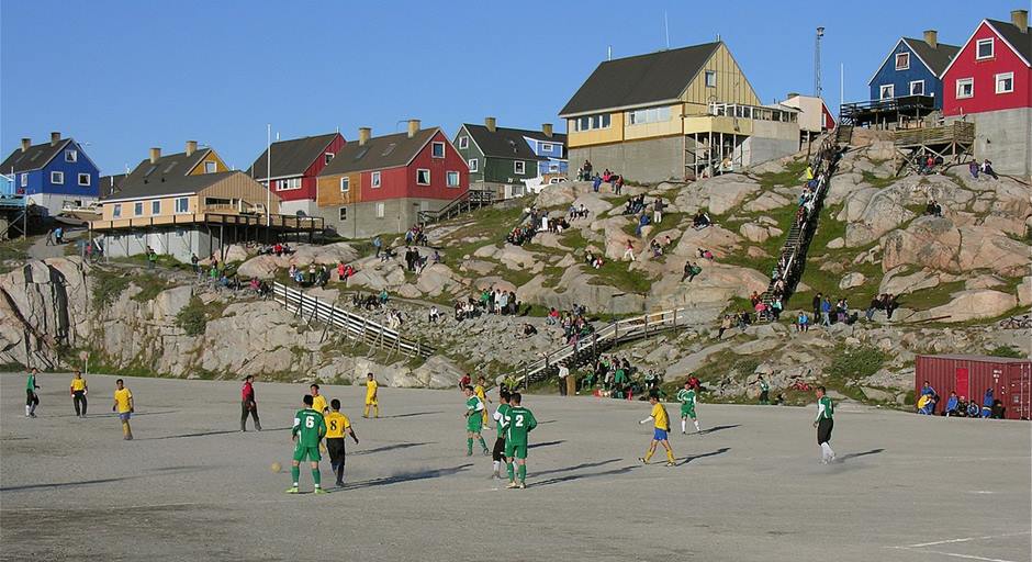 Partida de futebol disputada na Groenlândia em 2010 - Foto: Petr Kraumann