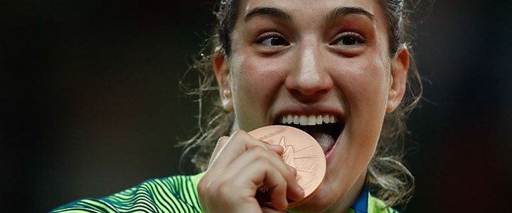 A judoca Mayra Aguiar ganha medalha de bronze na categoria at 78 quilos nos Jogos Olmpicos do Rio de Janeiro de 2016 - Foto: Fernando Frazao/Agncia Brasil