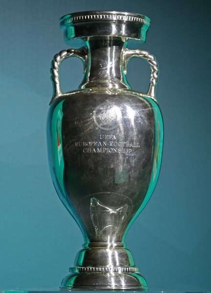 Troféu Henri Delaunay - o trofeu do Campeonato Europeu de Futebol (Euro ou Eurocopa) - Foto: Kirill Venediktov