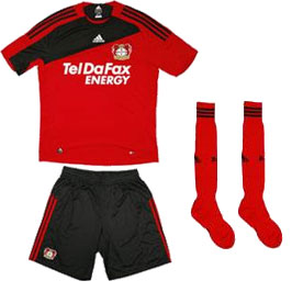 Uniforme 1 do Bayer Leverkusen - Temporada 2009/2010