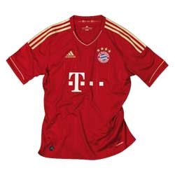 Uniforme 1 do Bayern München - Temporada 2012/2013